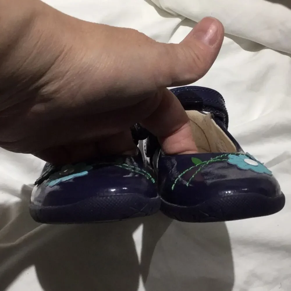 Clark’s 8 deep purple leather maryjanes worn once